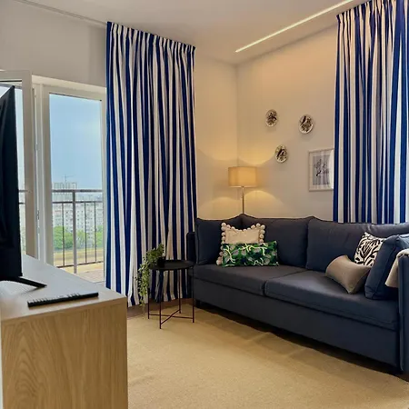 Apartment з паркомісцем і видом на іподром Odesa