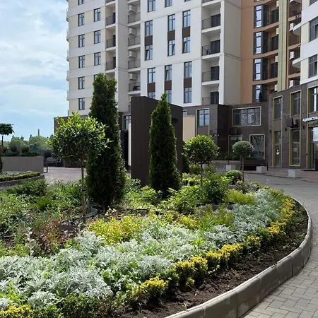 Apartment з паркомісцем і видом на іподром
